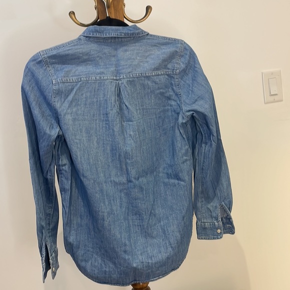 Old Navy Classic Medium-Wash Jean Shirt Women, xs - Picture 4 of 4